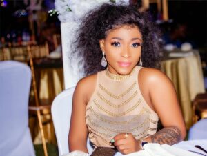 Taclée par un internaute au sujet d'A'Salfo, la chanteuse Béninoise Sessimè répond