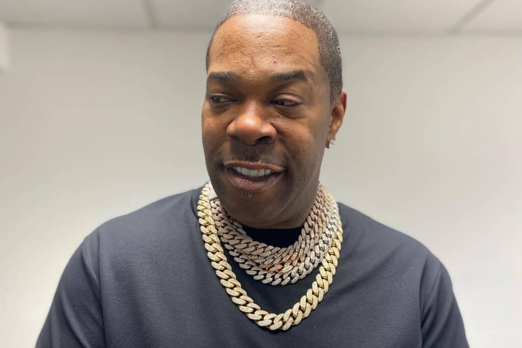 Busta Rhymes humilie une fan en public